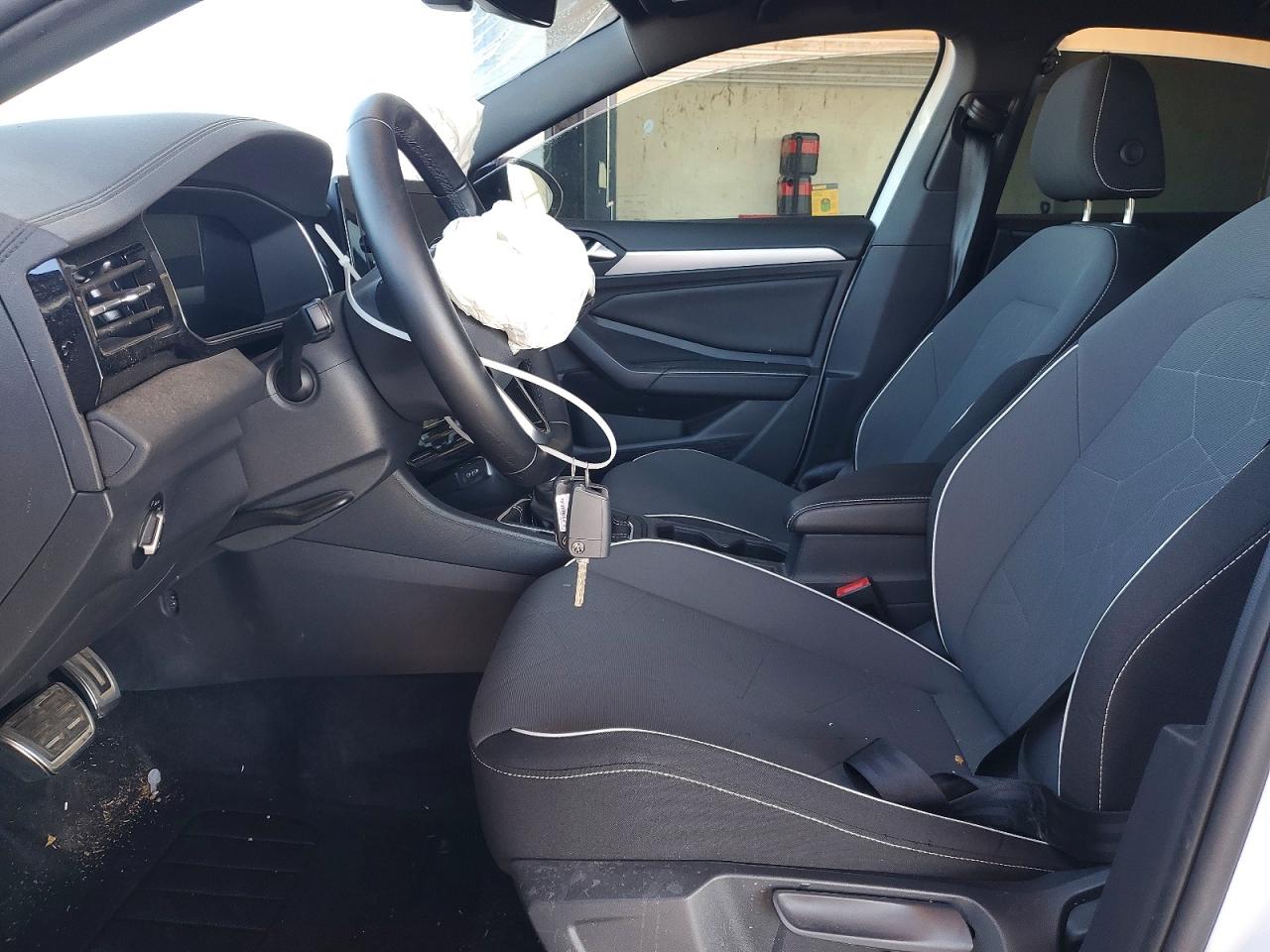 2025 VOLKSWAGEN JETTA SPORT photo 7