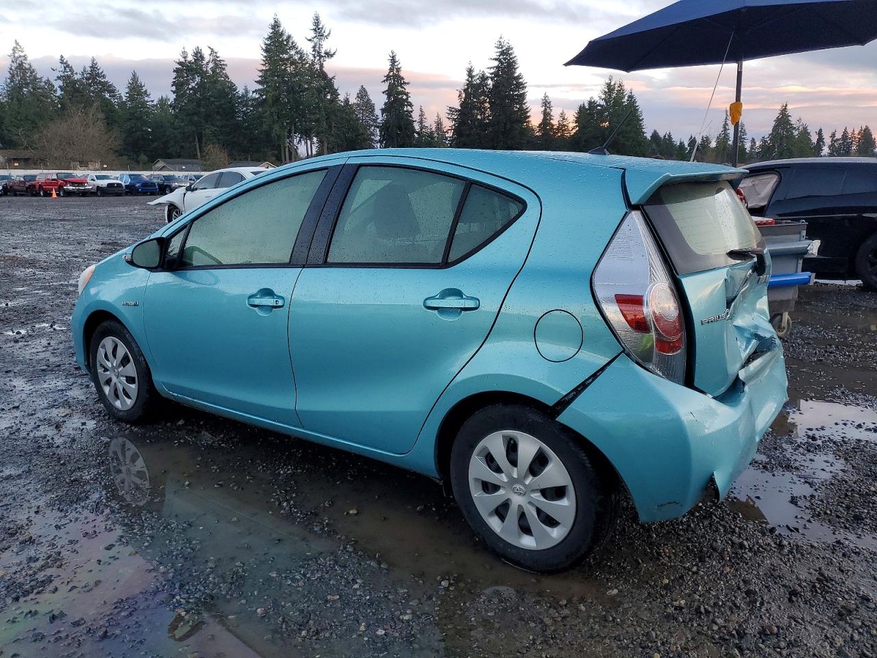 2014 TOYOTA PRIUS C photo 2