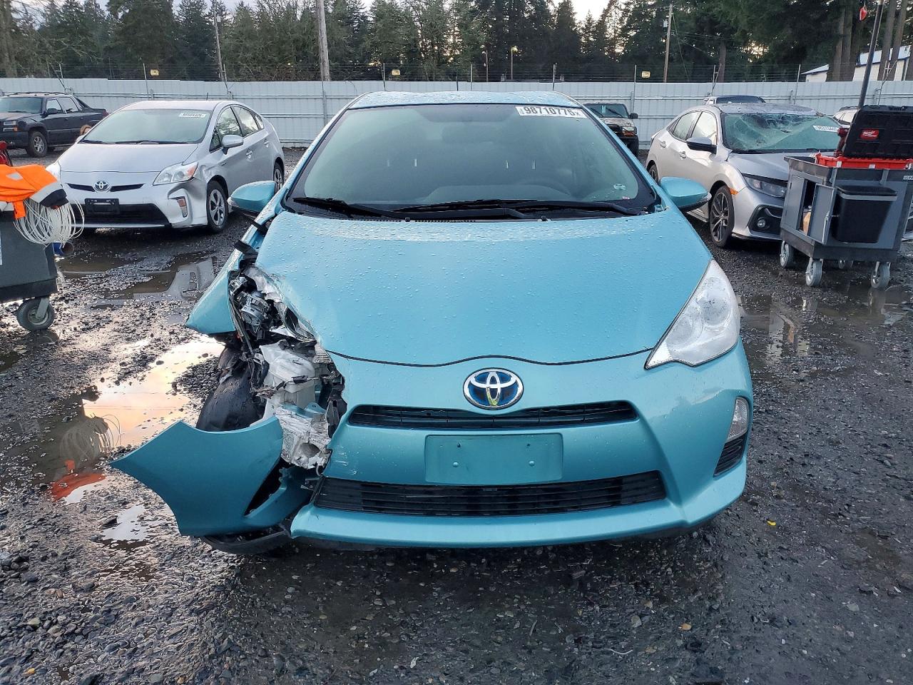 2014 TOYOTA PRIUS C photo 5