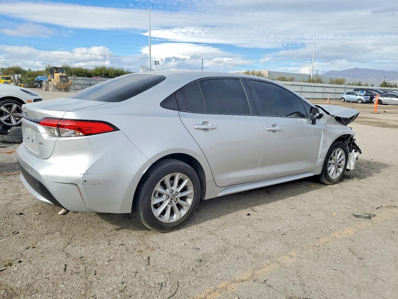 2022 TOYOTA COROLLA LE photo 3