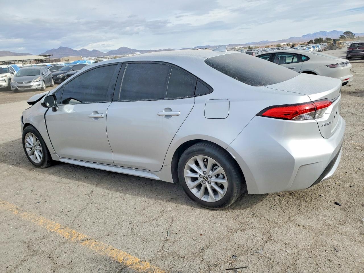 2022 TOYOTA COROLLA LE photo 2