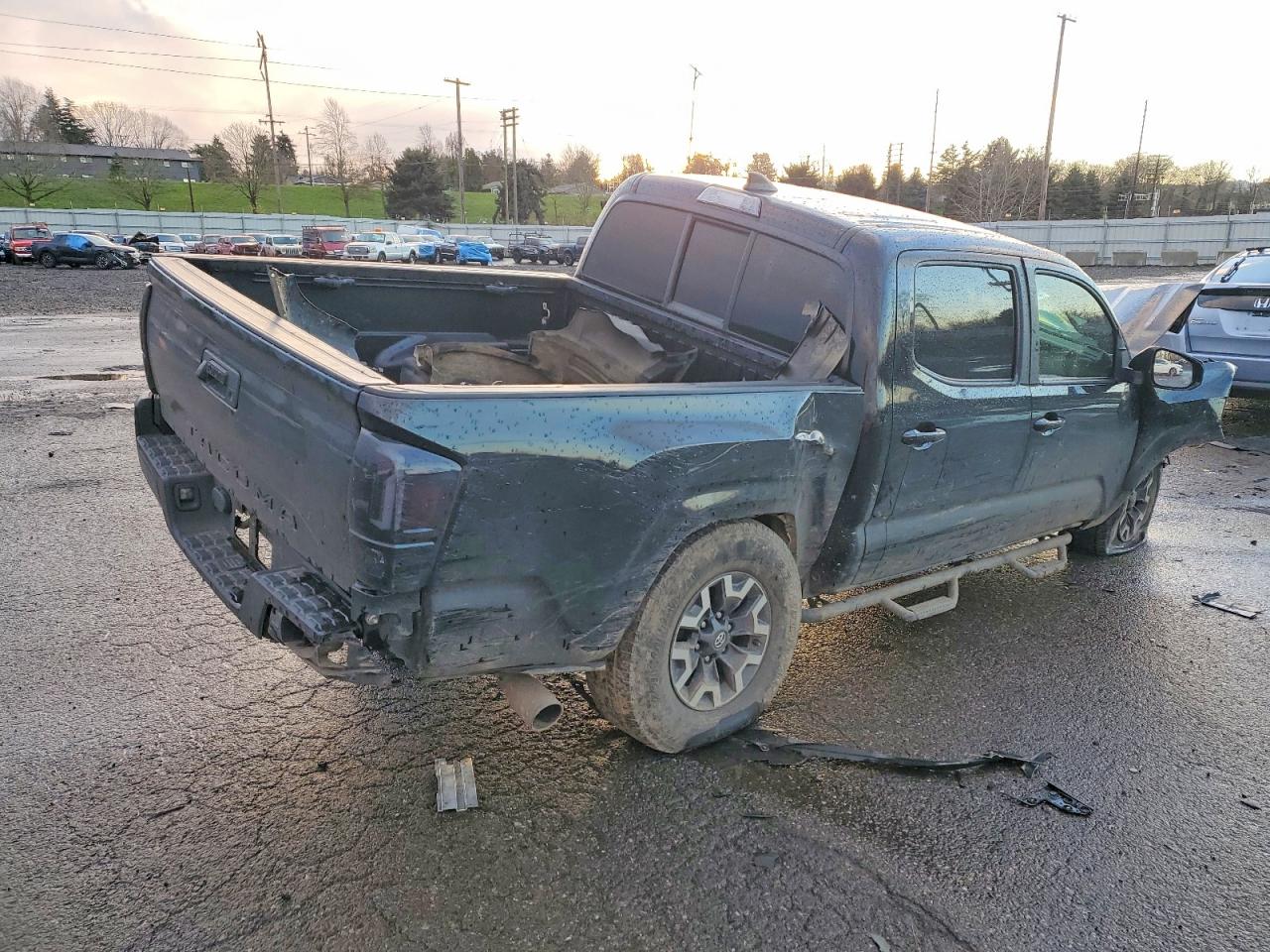 2017 TOYOTA TACOMA DOUBLE CAB photo 3