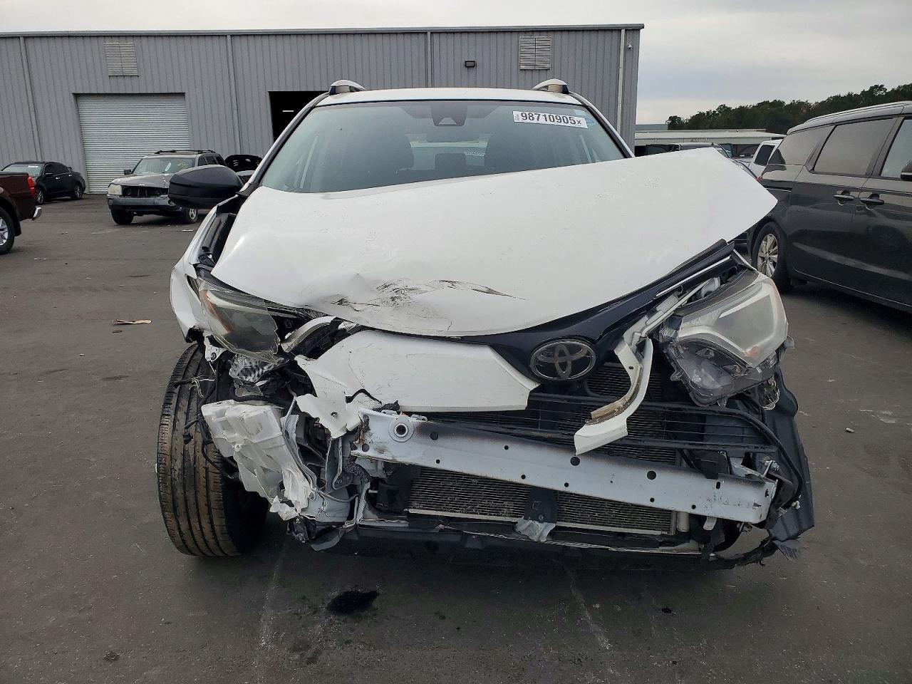 2018 TOYOTA RAV4 LE photo 5