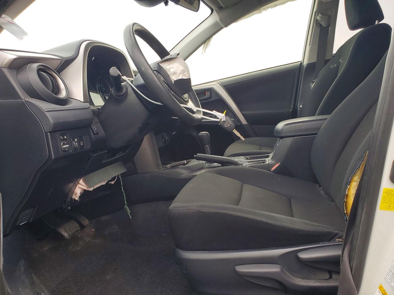 2018 TOYOTA RAV4 LE photo 7
