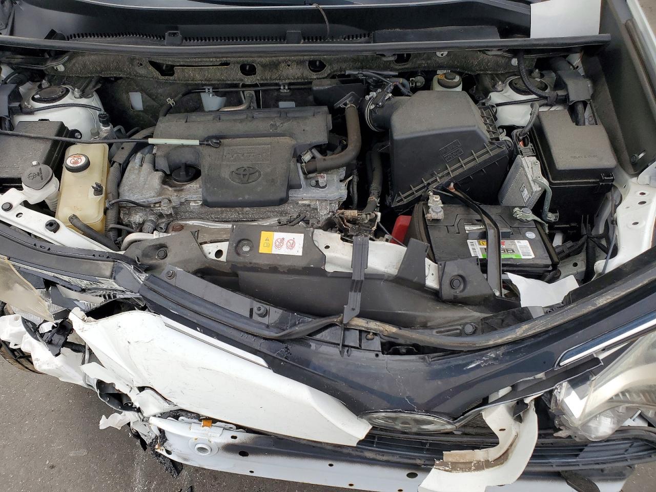 2018 TOYOTA RAV4 LE photo 12