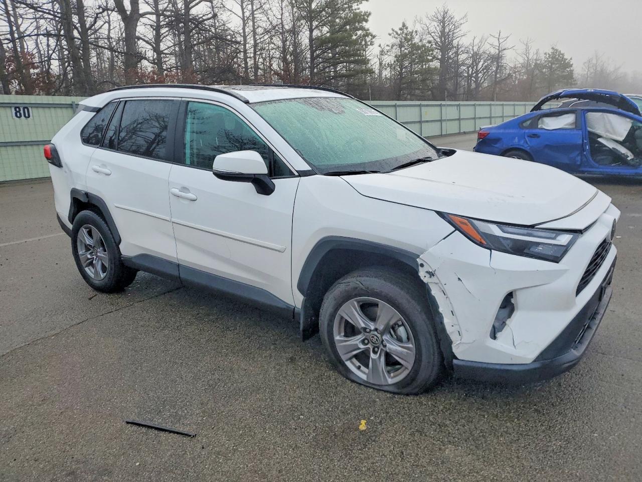 2024 TOYOTA RAV4 XLE photo 4