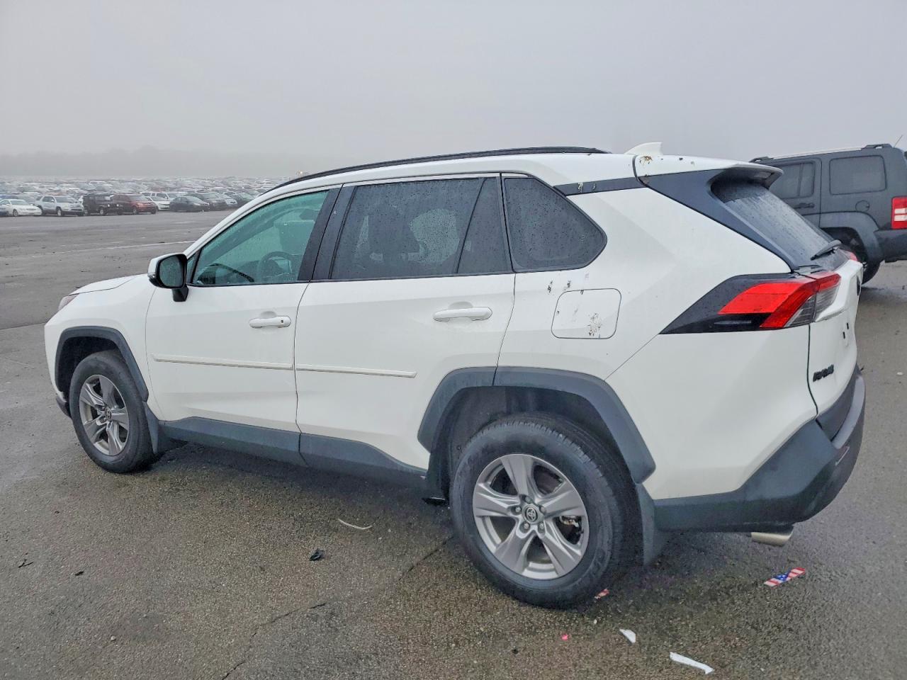 2024 TOYOTA RAV4 XLE photo 2