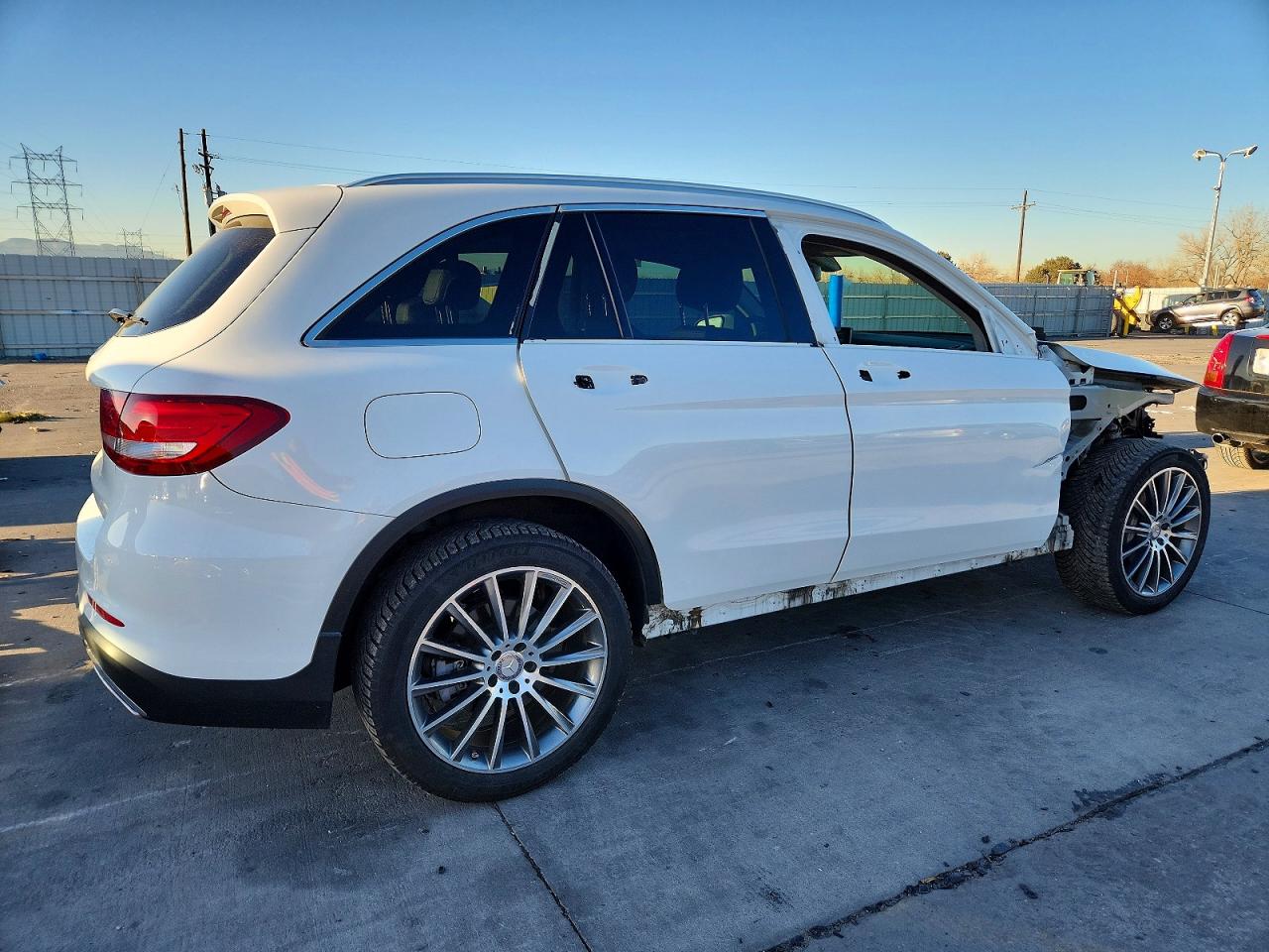 2016 MERCEDES-BENZ GLC 300 photo 3