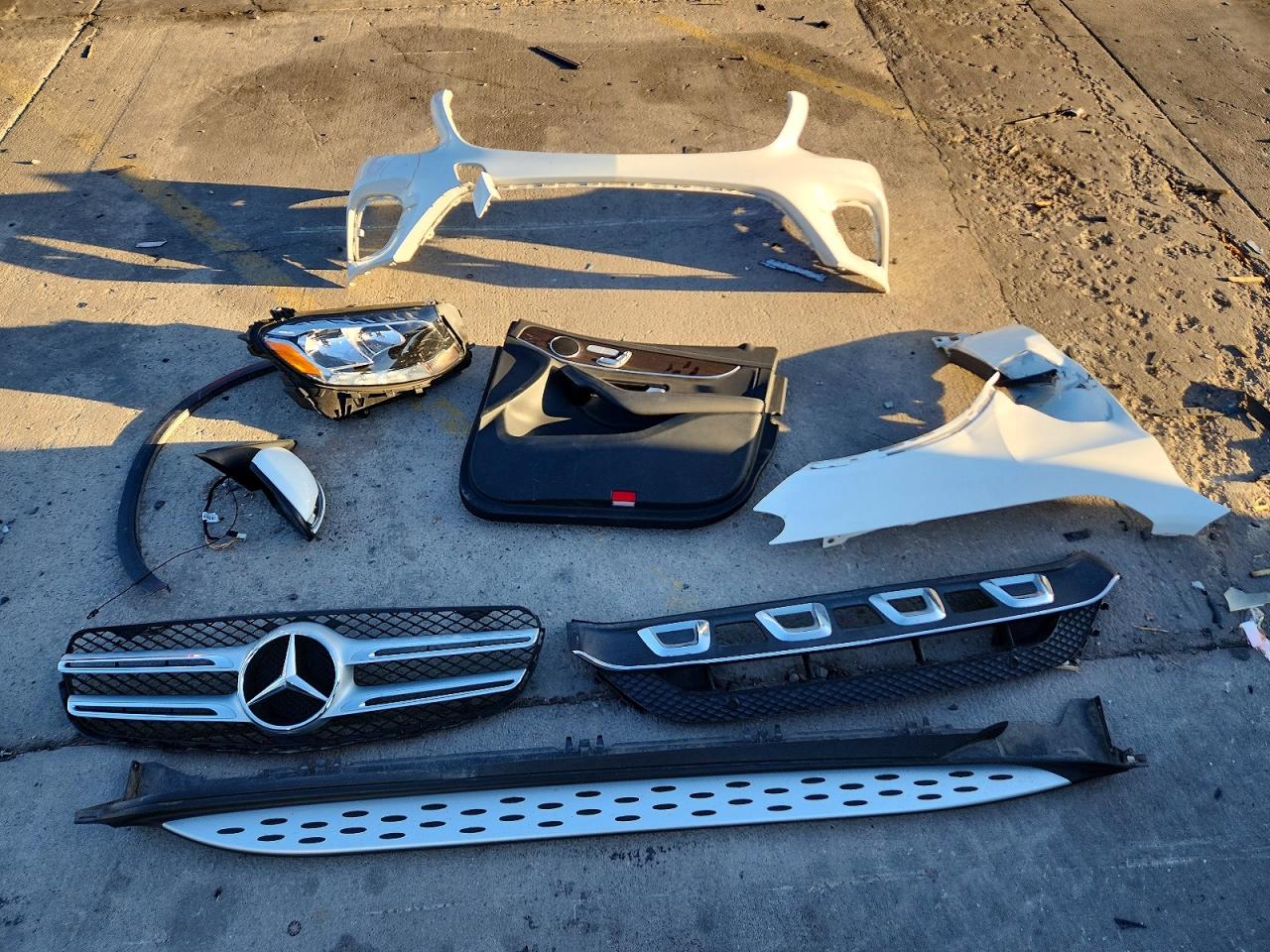 2016 MERCEDES-BENZ GLC 300 photo 13