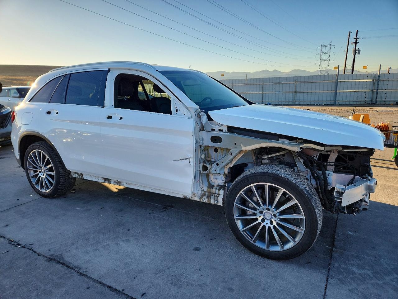 2016 MERCEDES-BENZ GLC 300 photo 4