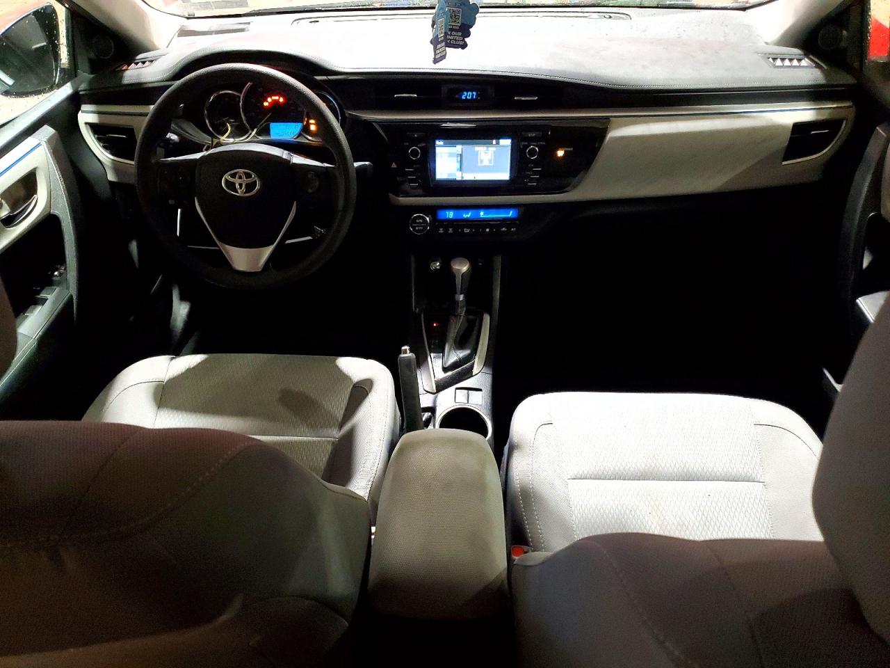 2015 TOYOTA COROLLA L photo 8