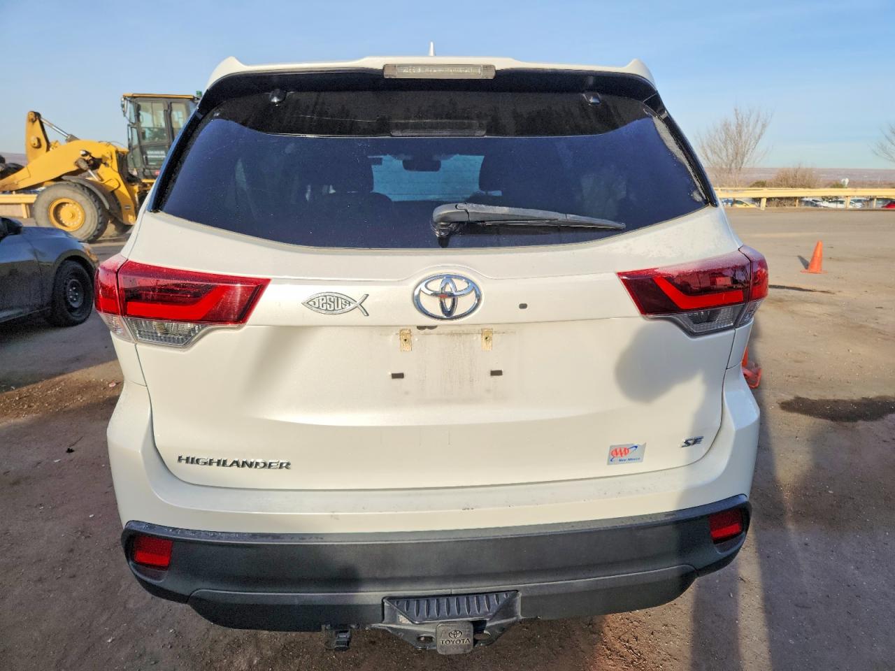 2019 TOYOTA HIGHLANDER SE photo 6