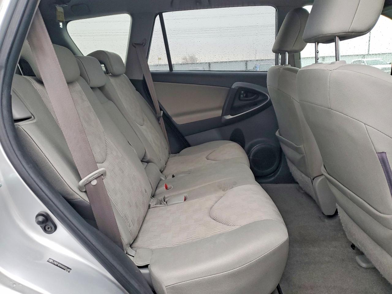 2010 TOYOTA RAV4 photo 21