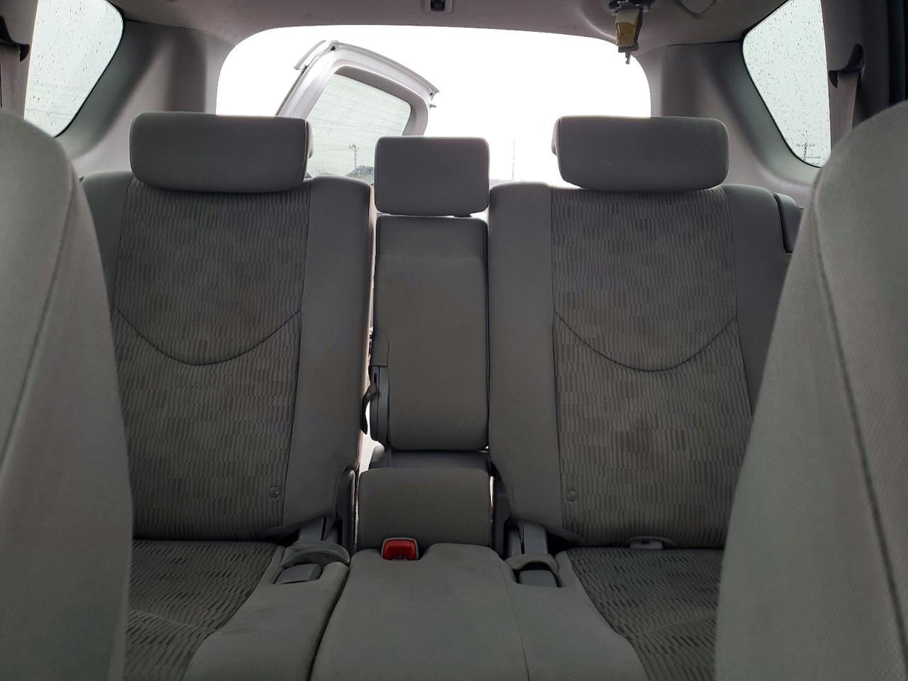 2010 TOYOTA RAV4 photo 19