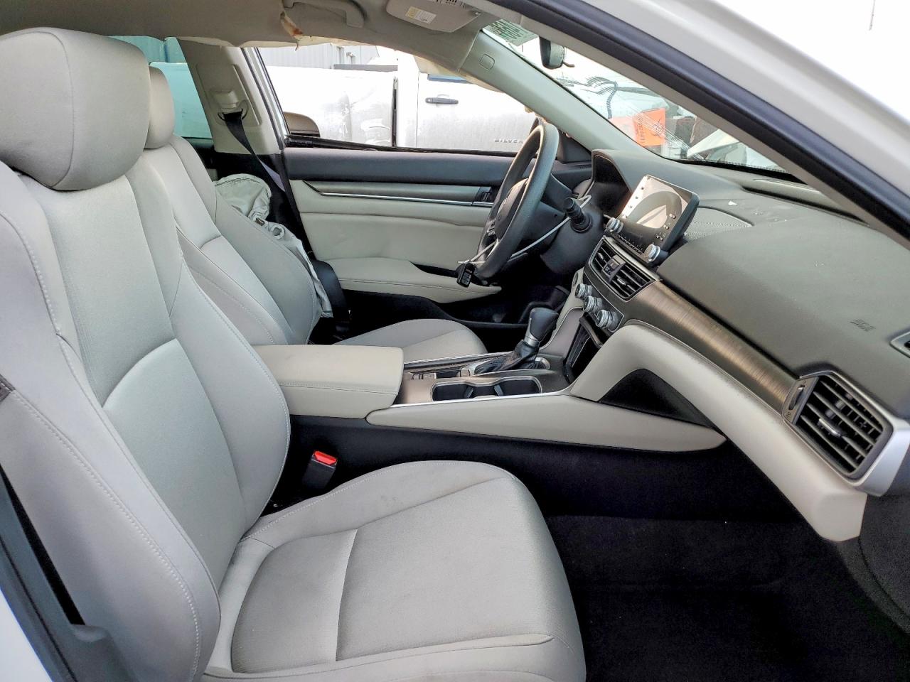 2020 HONDA ACCORD LX photo 7