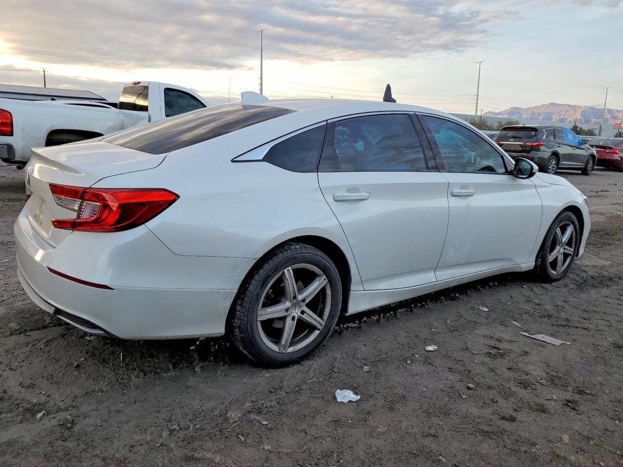 2020 HONDA ACCORD LX photo 3