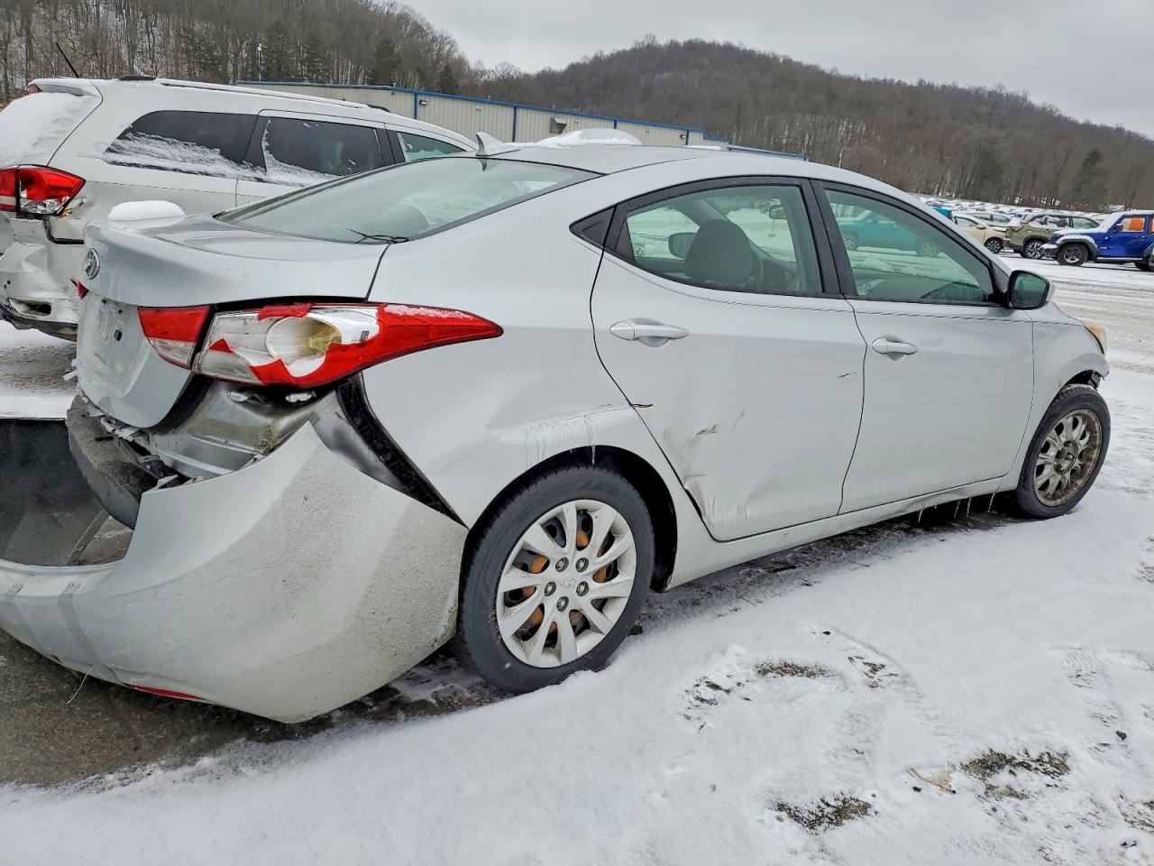 2013 HYUNDAI ELANTRA GLS photo 3