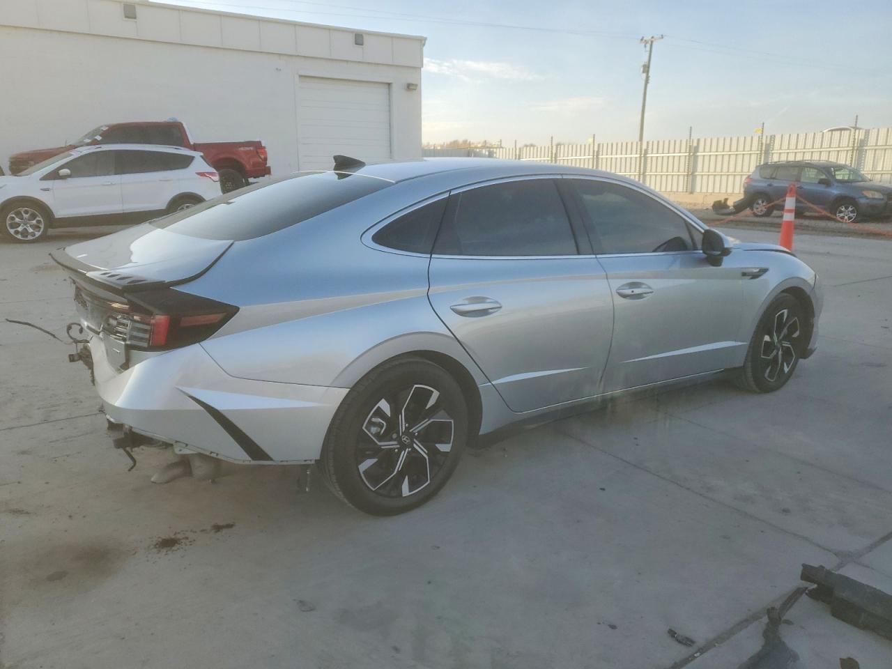 2024 HYUNDAI SONATA SEL photo 3