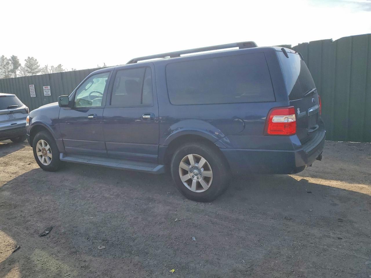 2010 FORD EXPEDITION EL XLT photo 2
