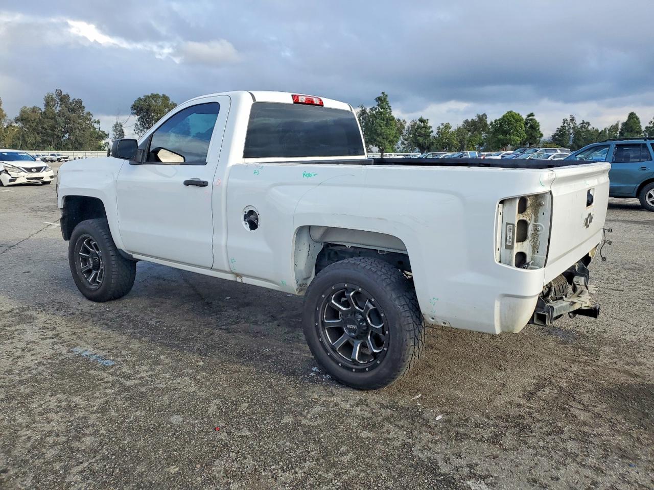 2018 CHEVROLET SILVERADO C1500 photo 2