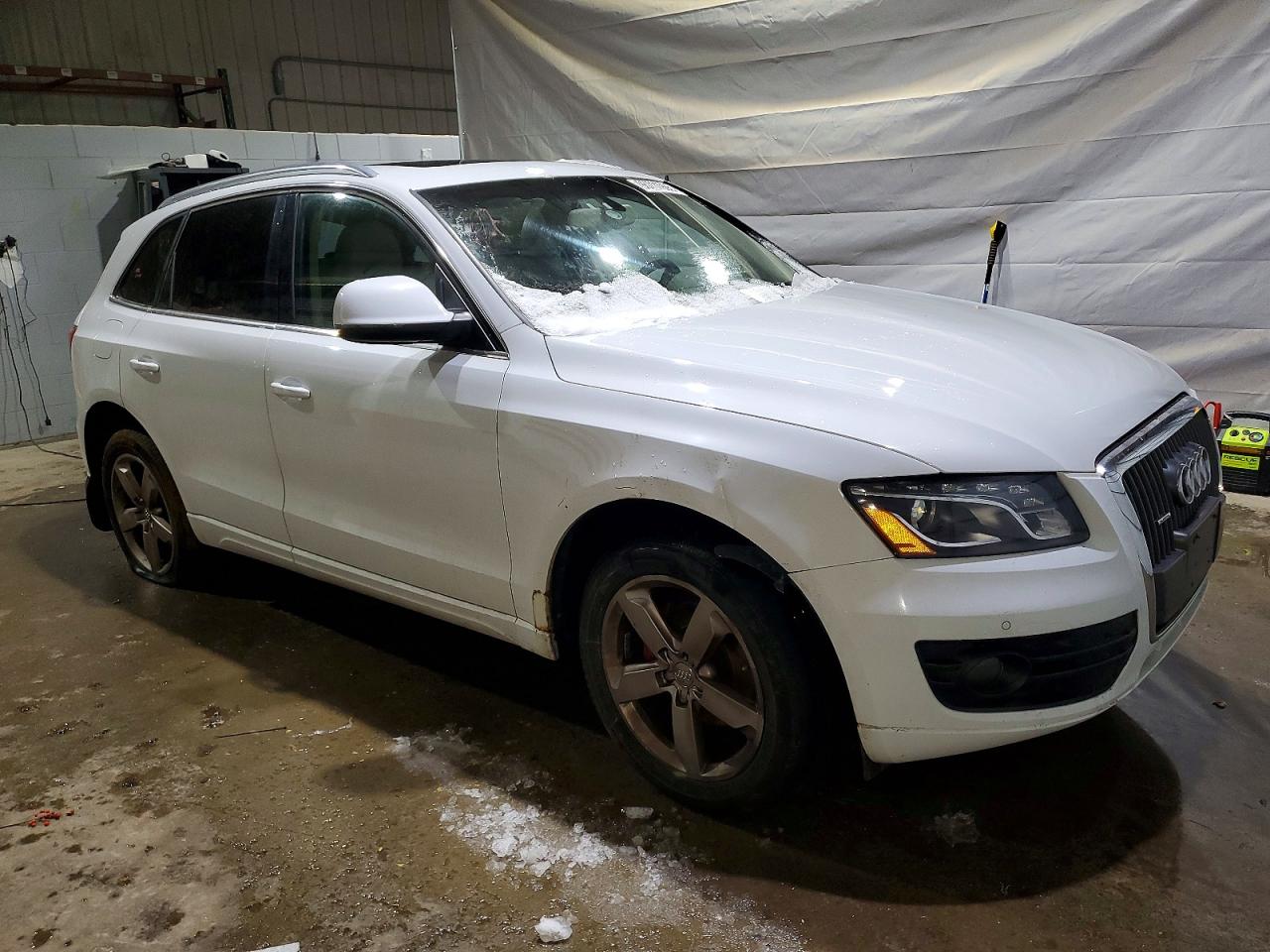 2012 AUDI Q5 PREMIUM PLUS photo 4