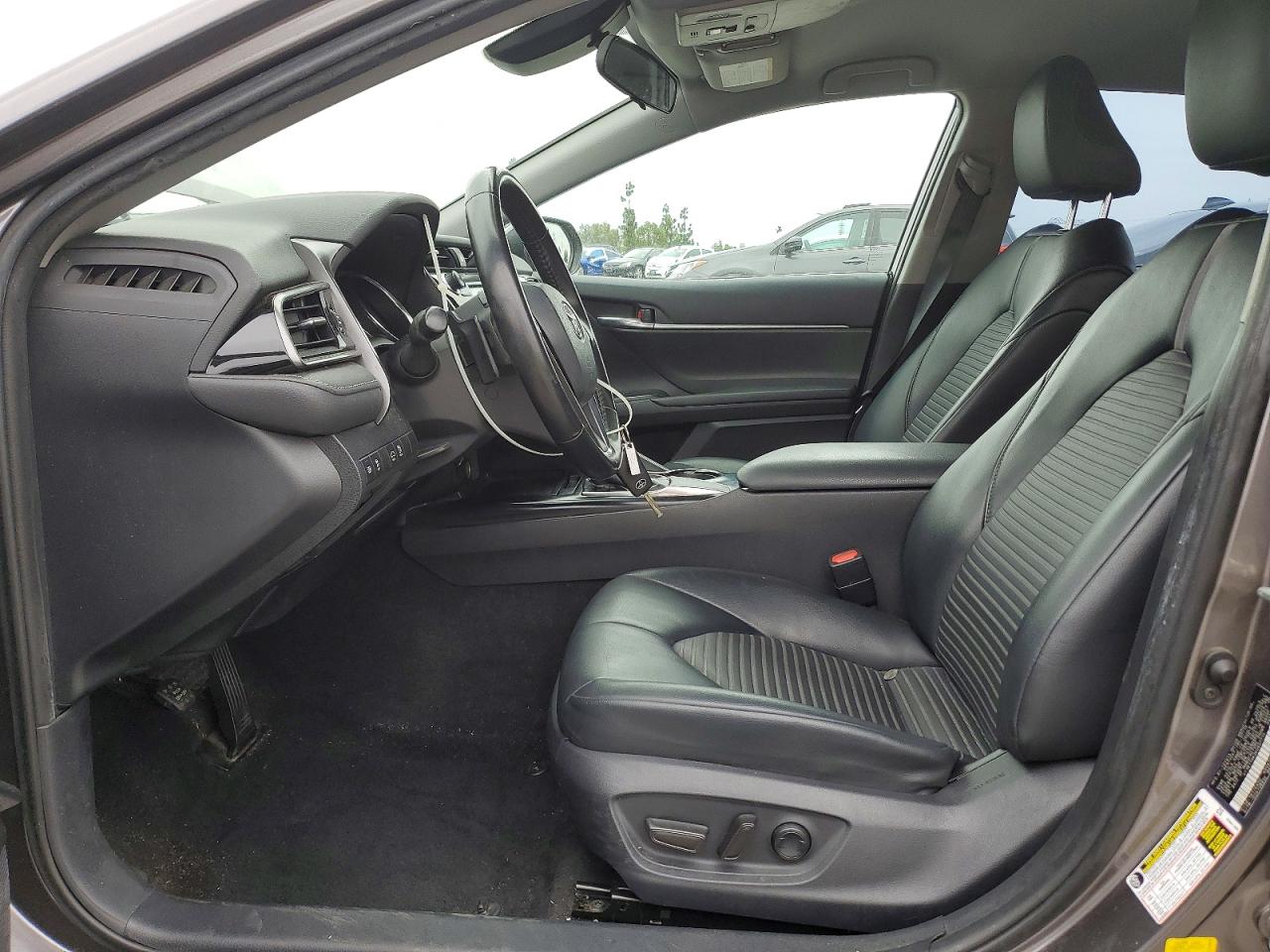 2019 TOYOTA CAMRY L photo 7