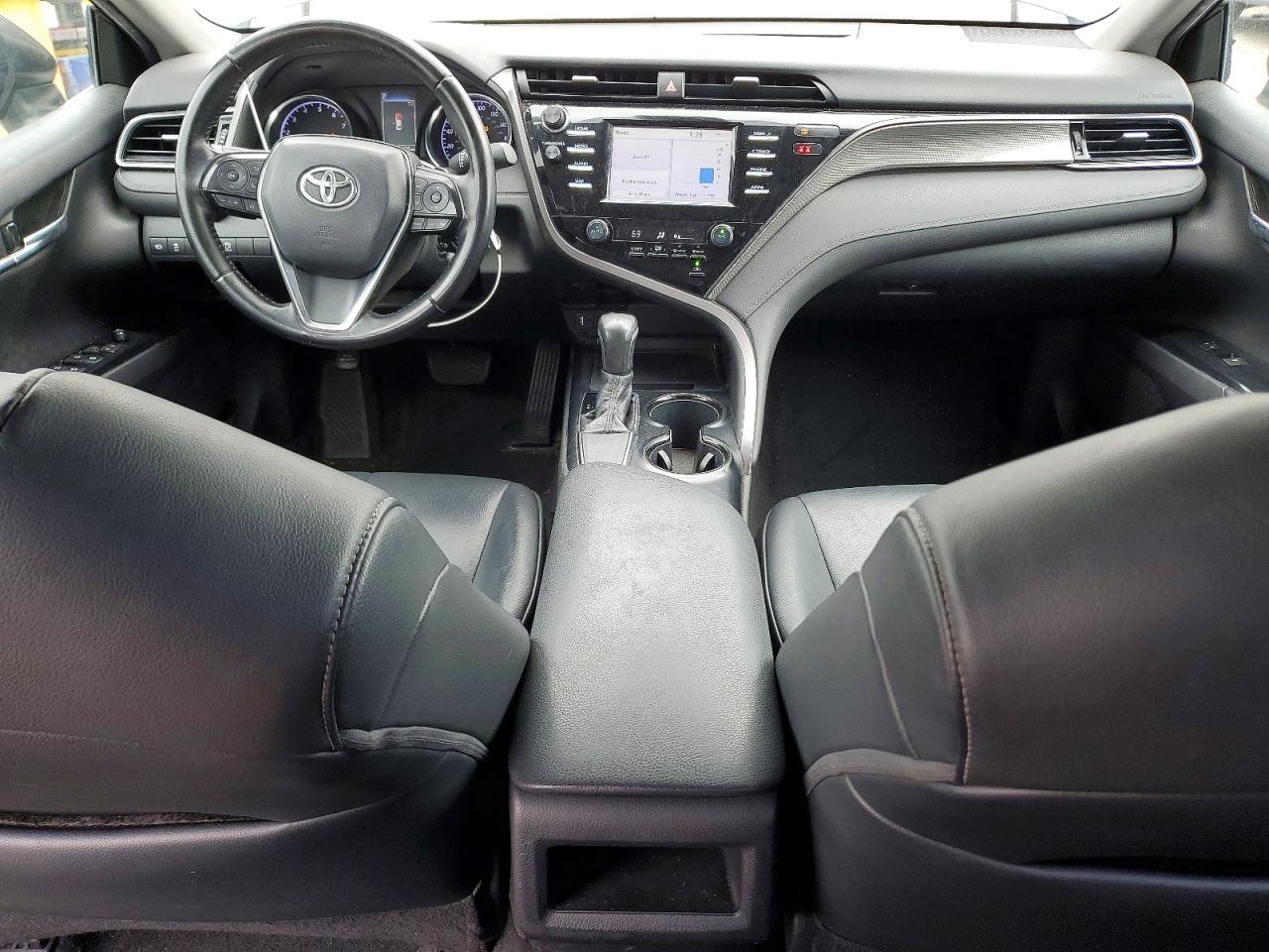 2019 TOYOTA CAMRY L photo 8