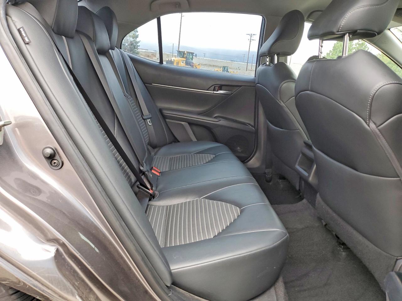 2019 TOYOTA CAMRY L photo 10