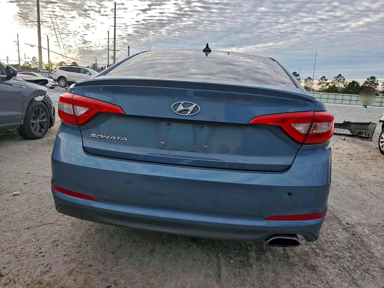 2015 HYUNDAI SONATA SE photo 6