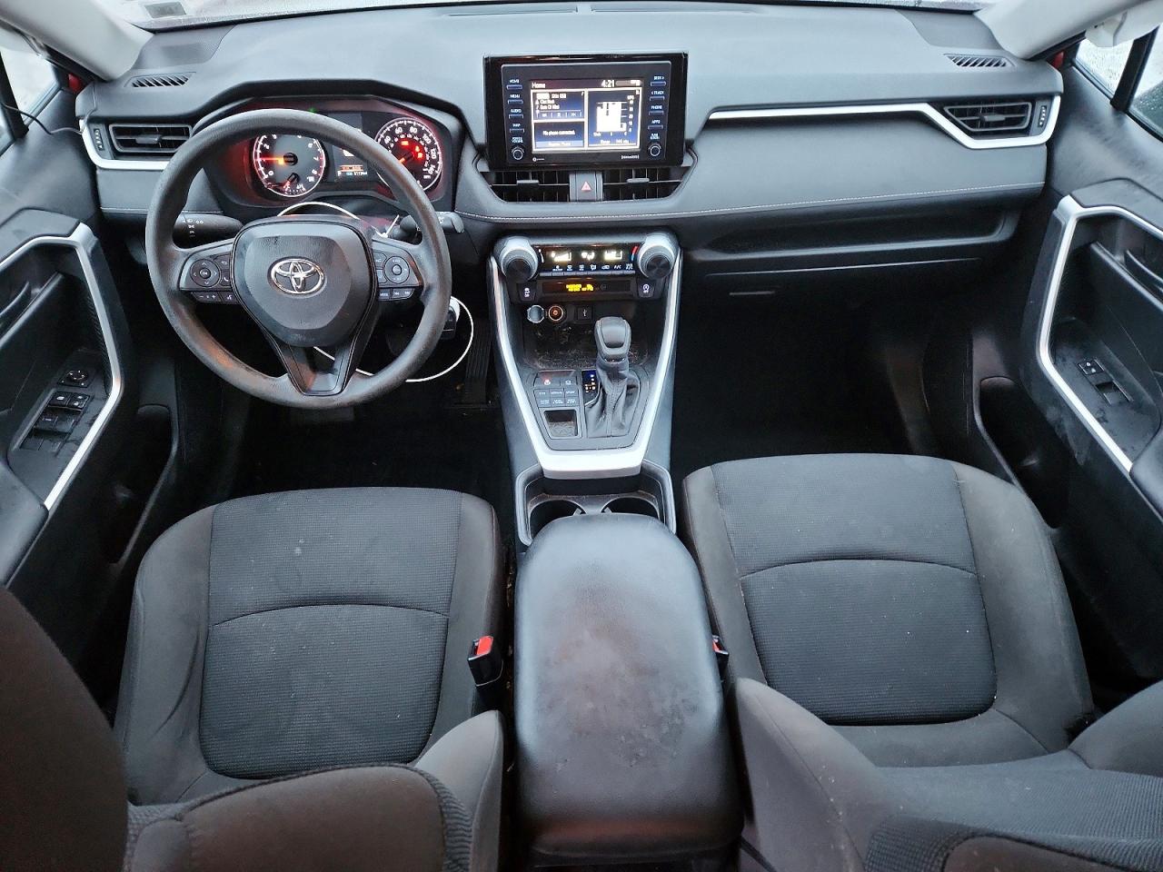 2021 TOYOTA RAV4 LE photo 8