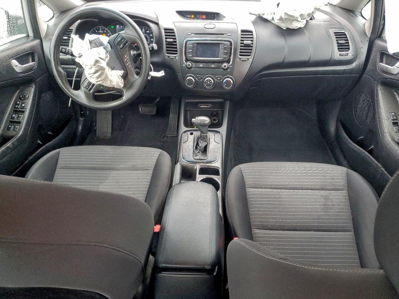 2017 KIA FORTE LX photo 8