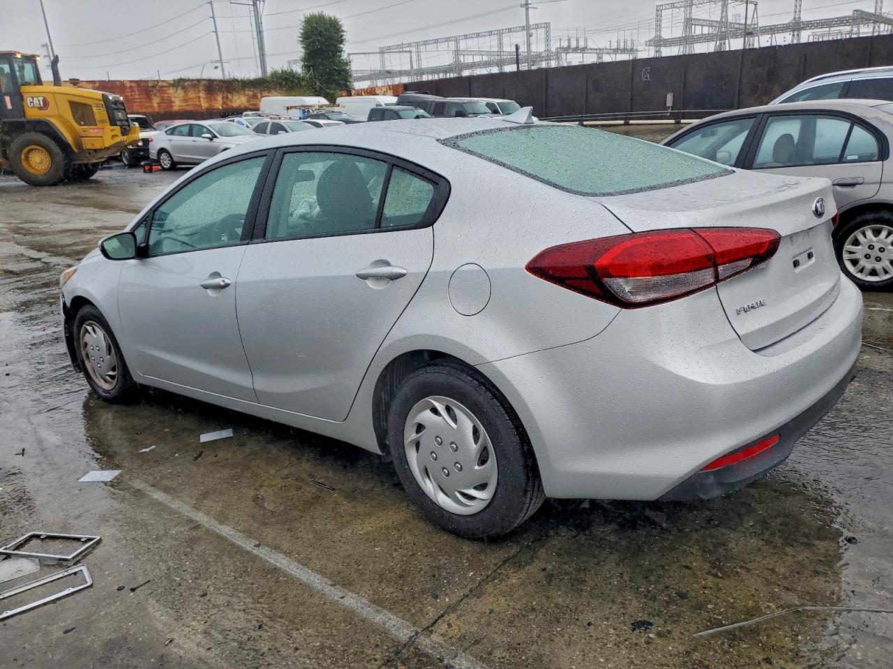 2017 KIA FORTE LX photo 2