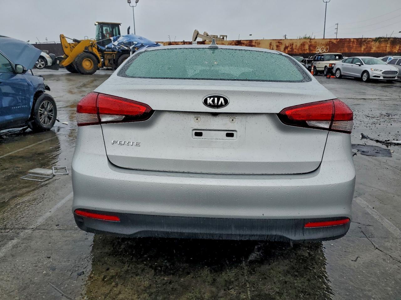 2017 KIA FORTE LX photo 6