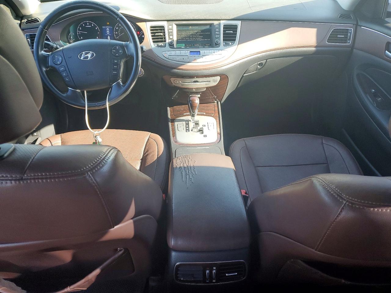 2013 HYUNDAI GENESIS 3.8L photo 8