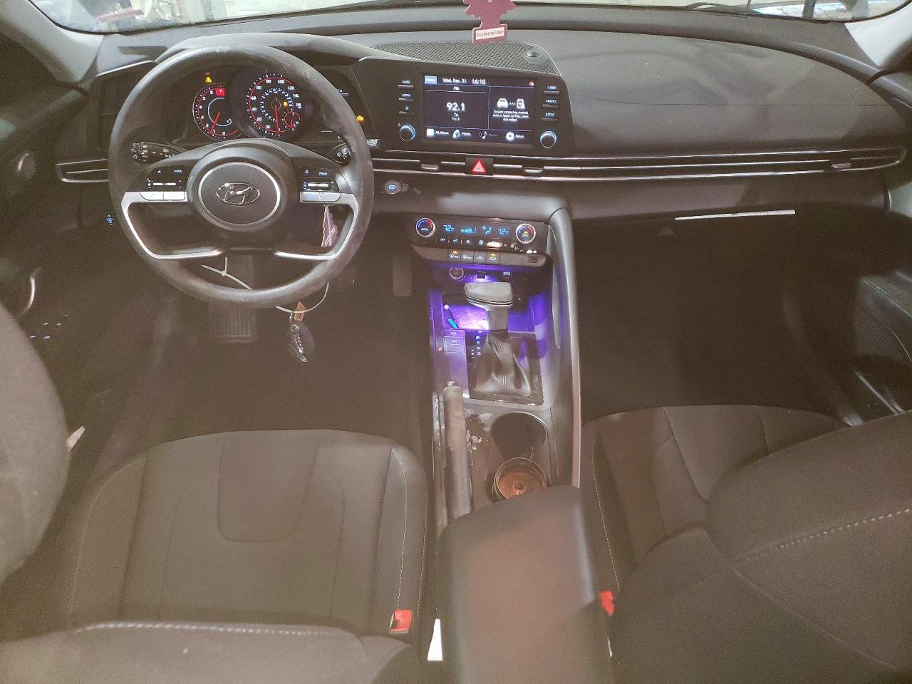 2022 HYUNDAI ELANTRA SEL photo 8