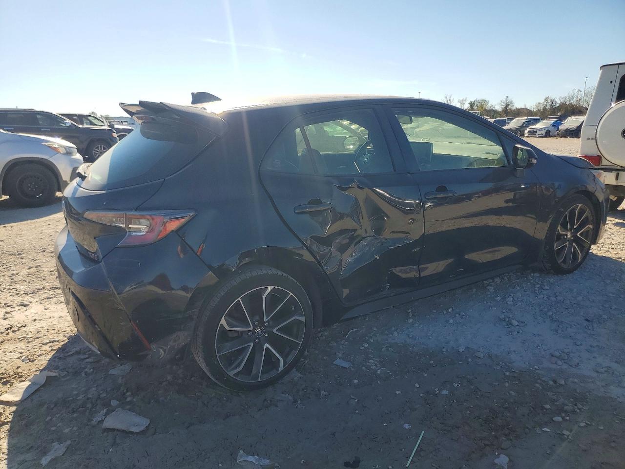 2019 TOYOTA COROLLA SE photo 3