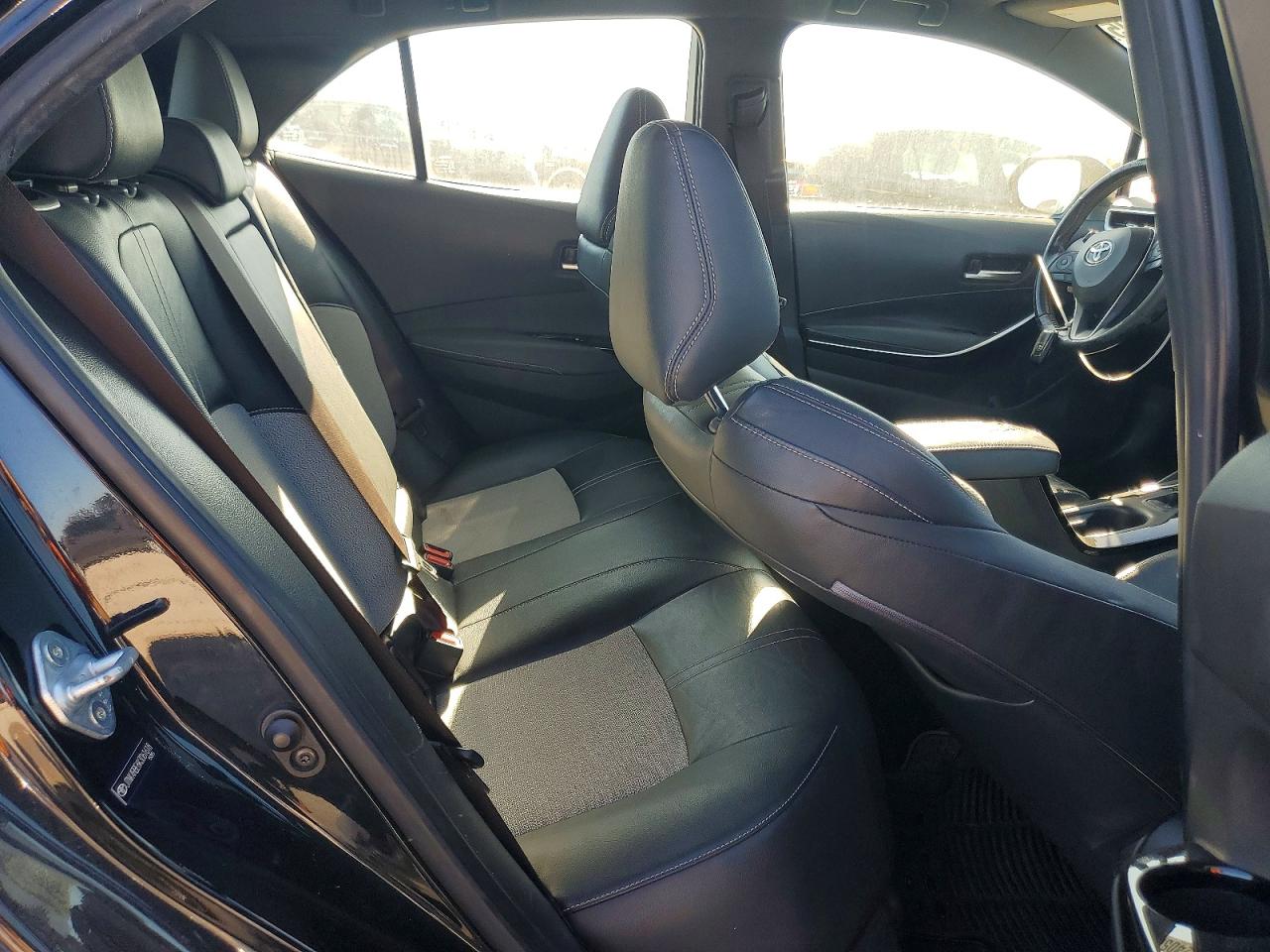 2019 TOYOTA COROLLA SE photo 10