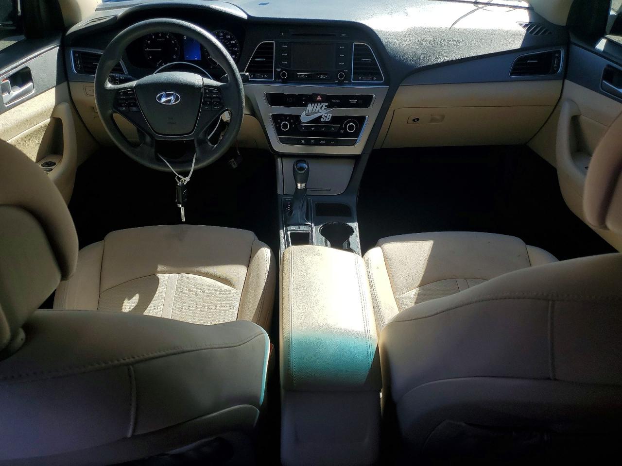 2015 HYUNDAI SONATA SE photo 8