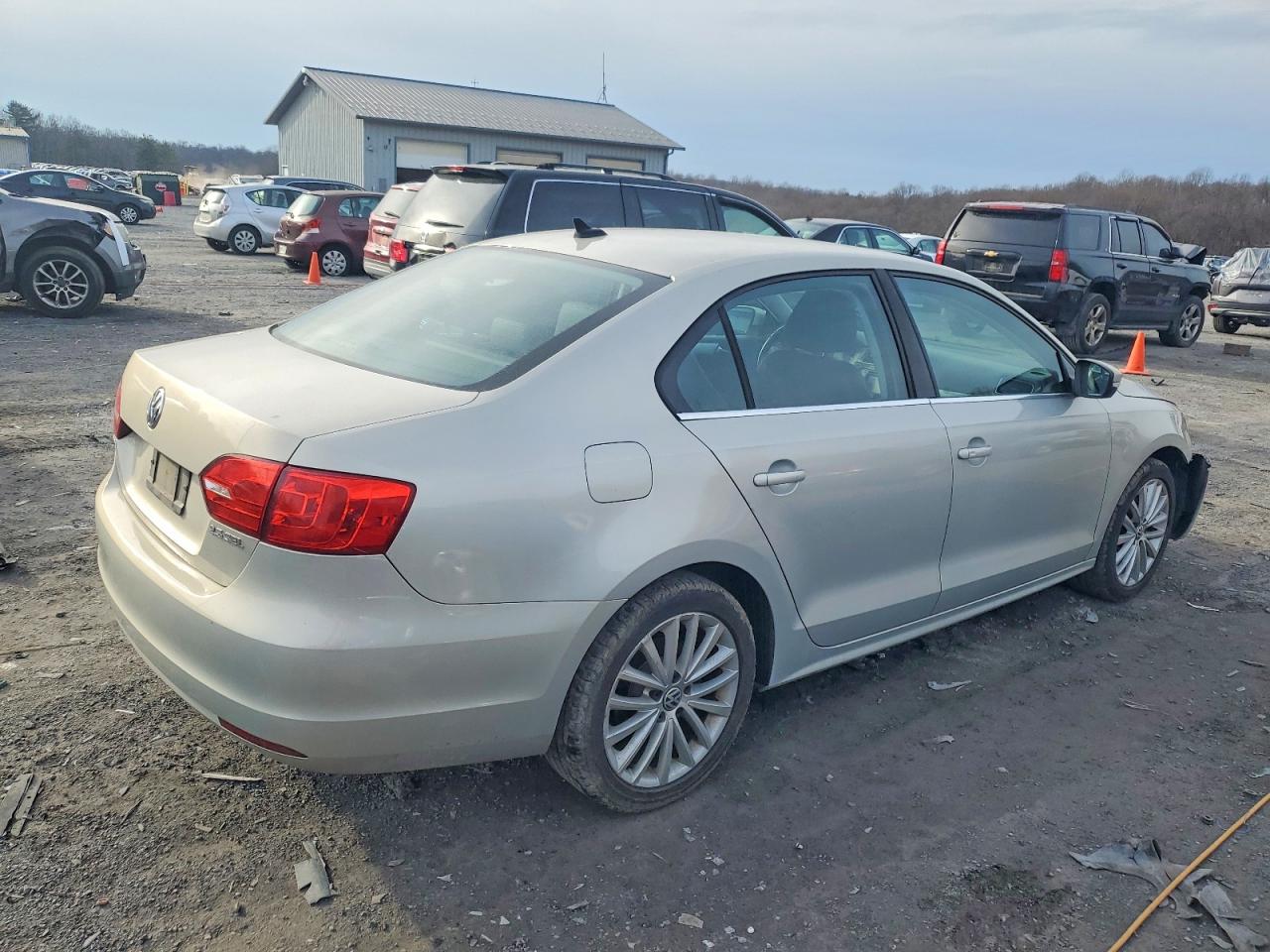 2011 VOLKSWAGEN JETTA SEL photo 3