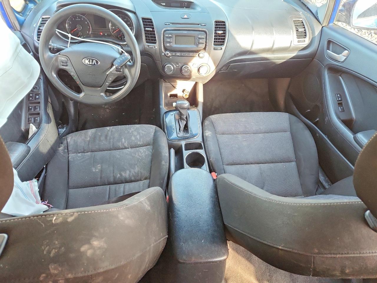 2017 KIA FORTE LX photo 8