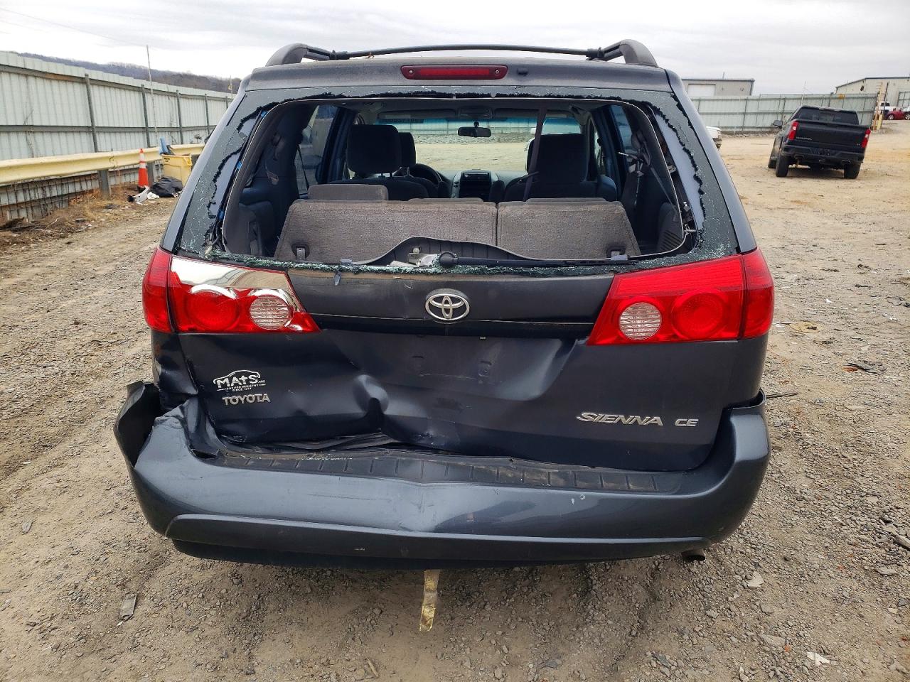 2006 TOYOTA SIENNA CE photo 6