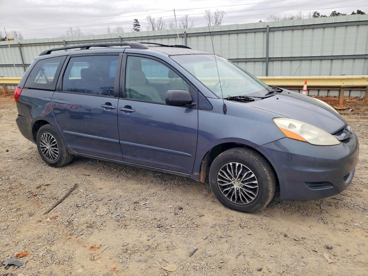 2006 TOYOTA SIENNA CE photo 4