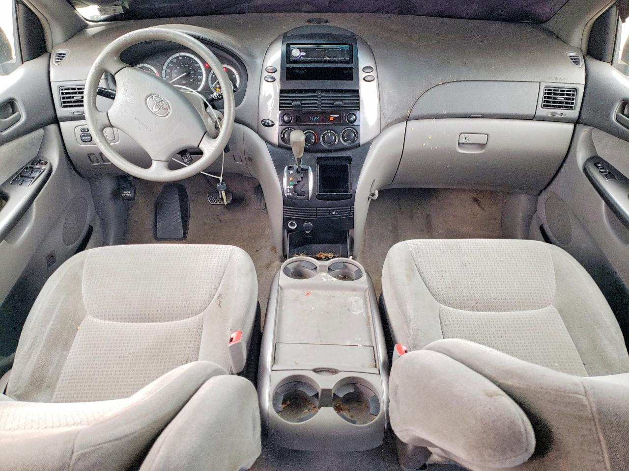 2006 TOYOTA SIENNA CE photo 8