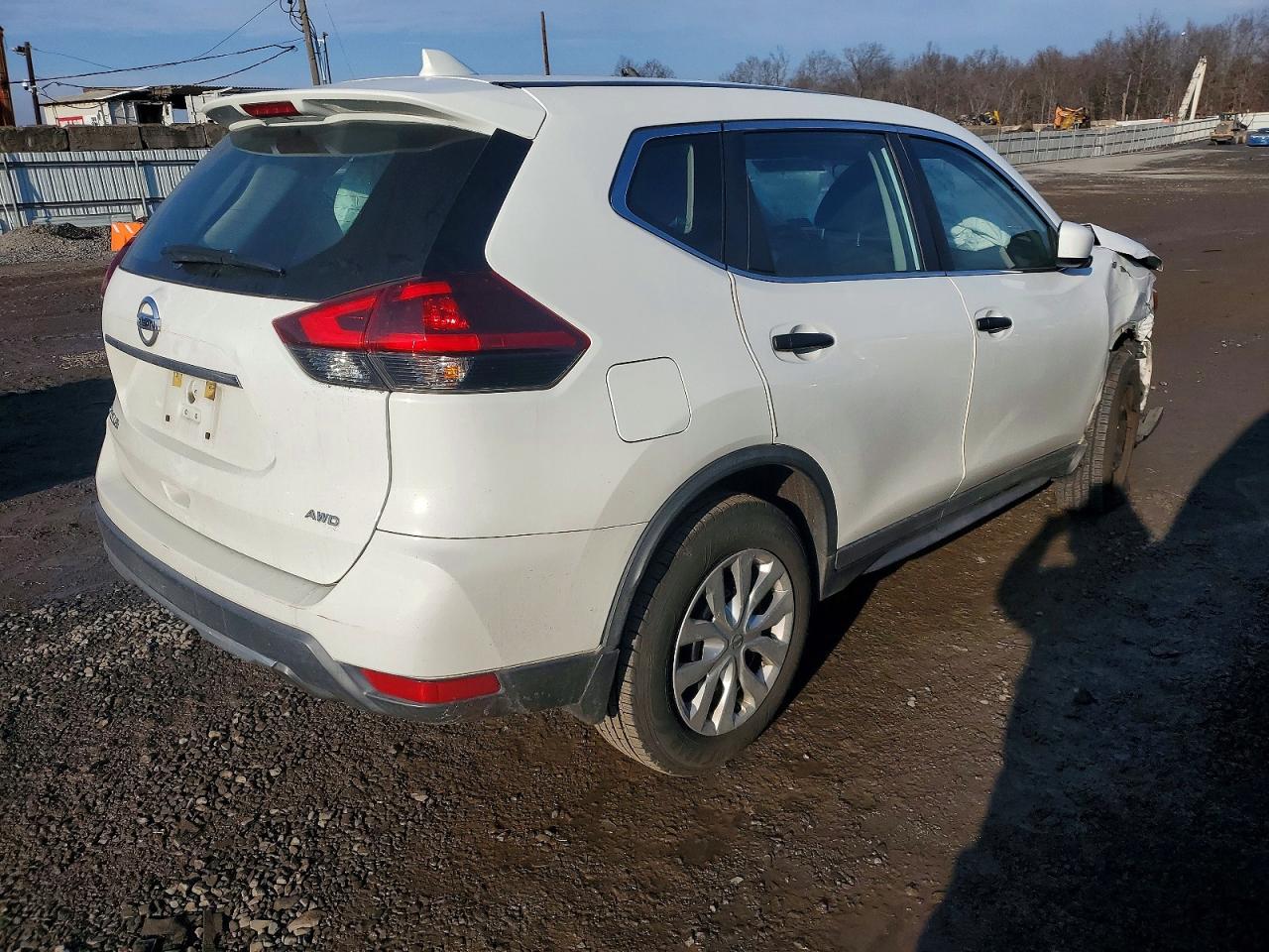 2019 NISSAN ROGUE S photo 3