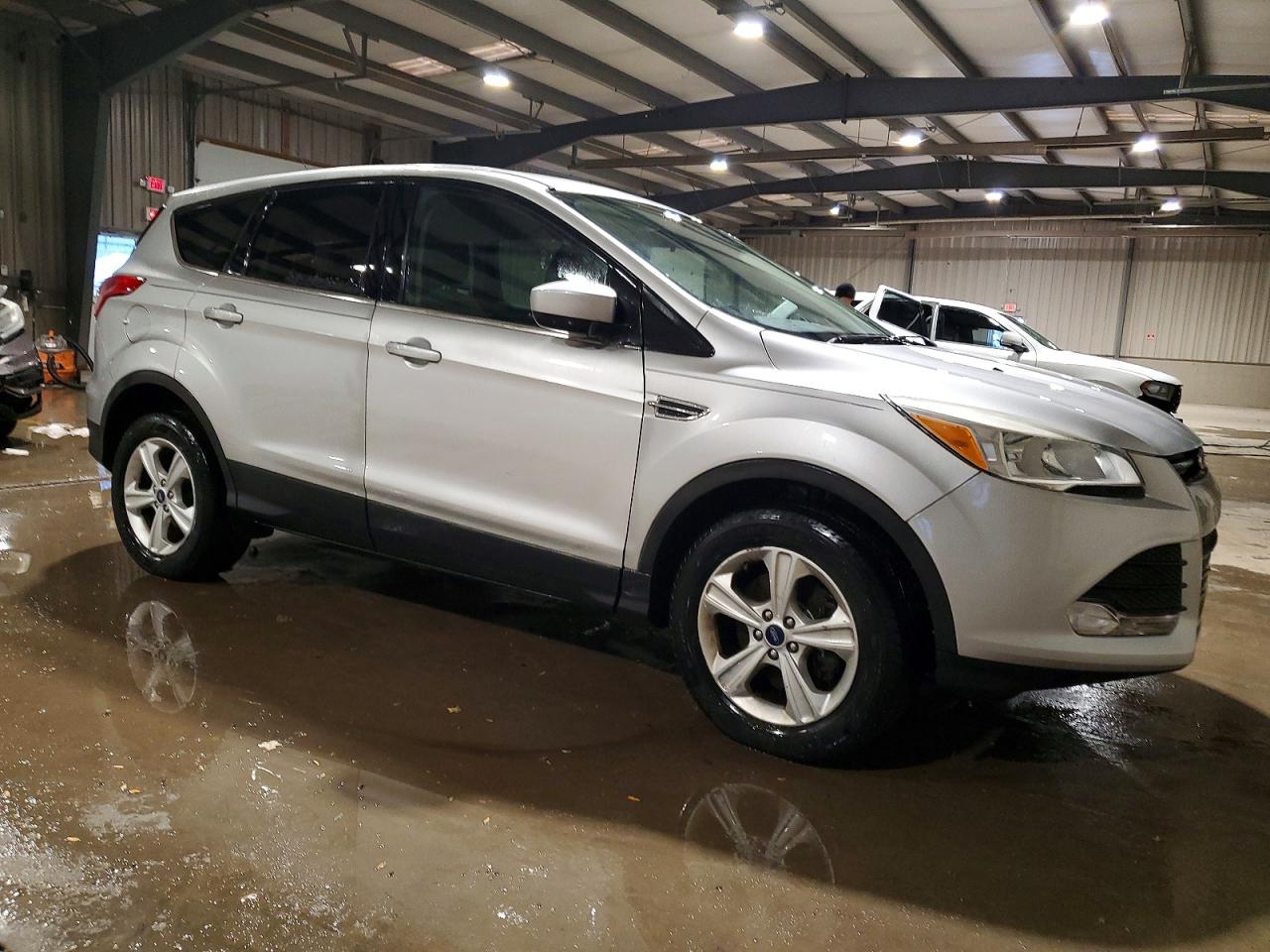 2016 FORD ESCAPE SE photo 4