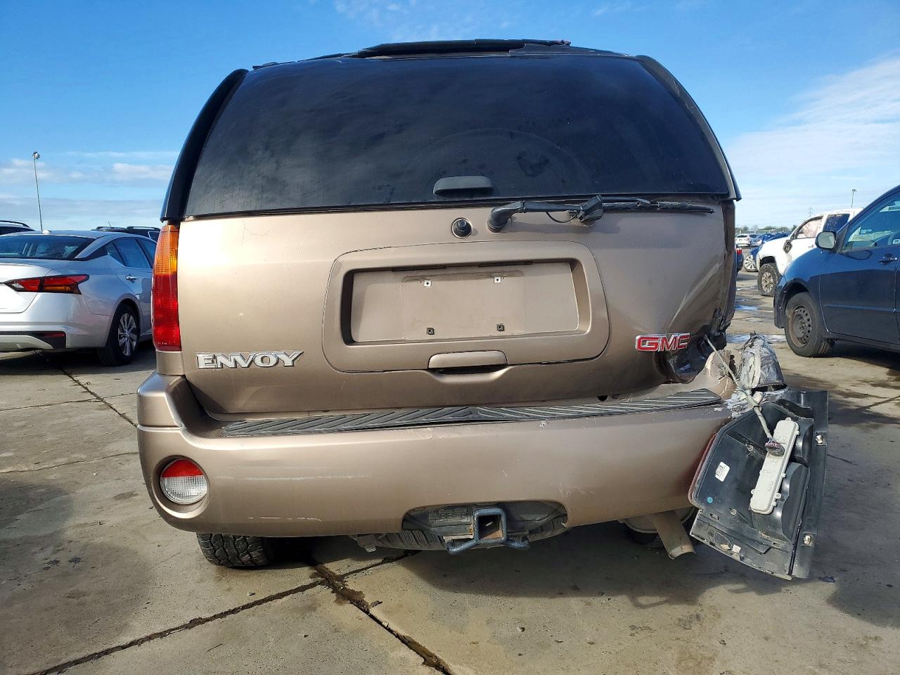 2003 GMC ENVOY photo 6