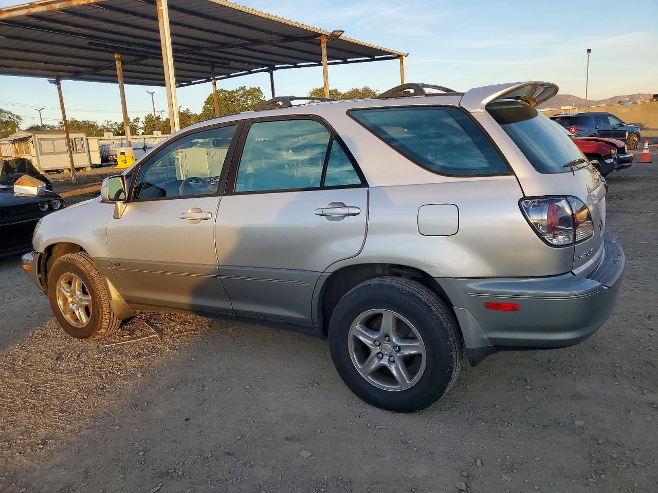 2002 LEXUS RX 300 photo 2