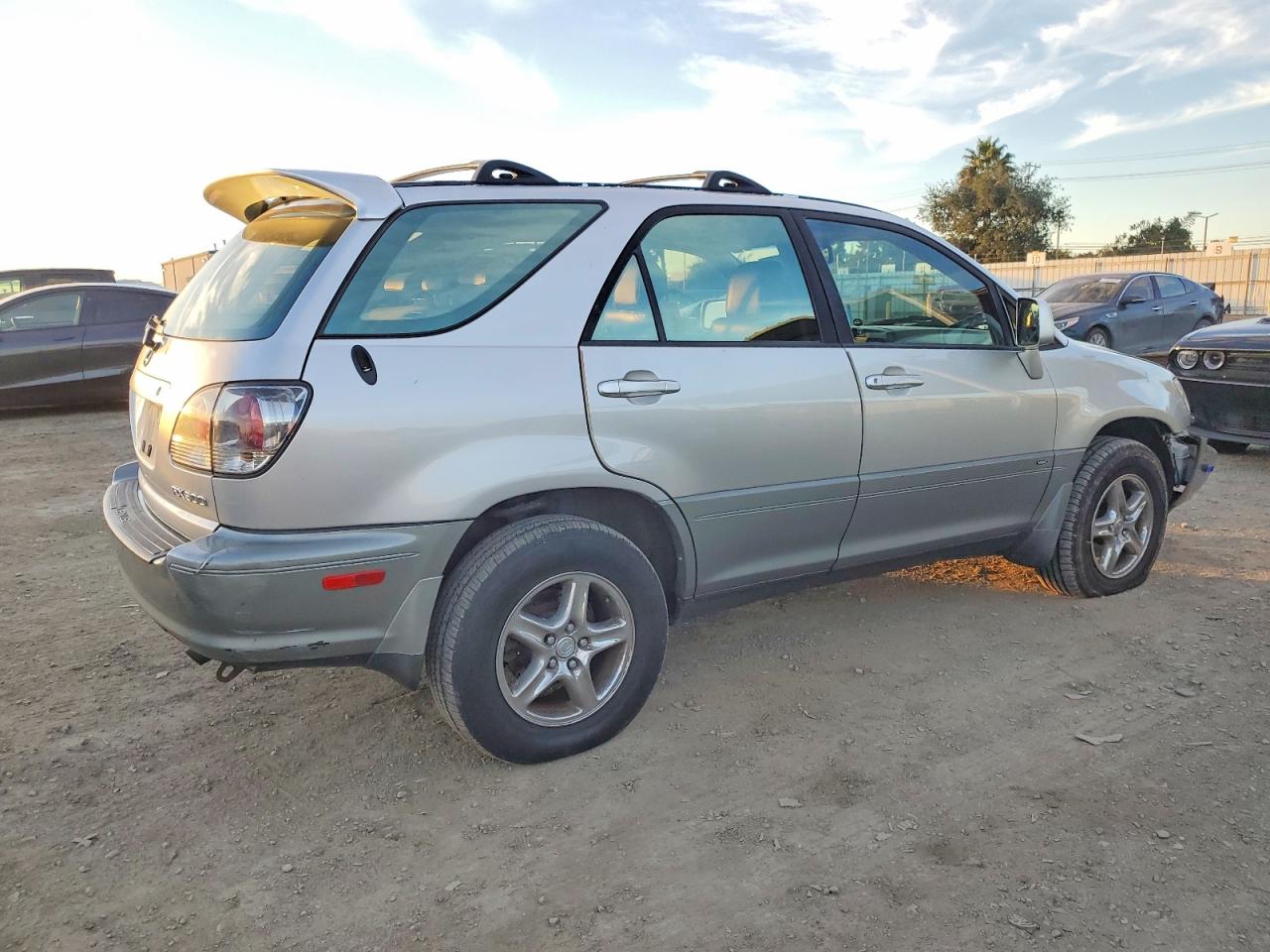 2002 LEXUS RX 300 photo 3