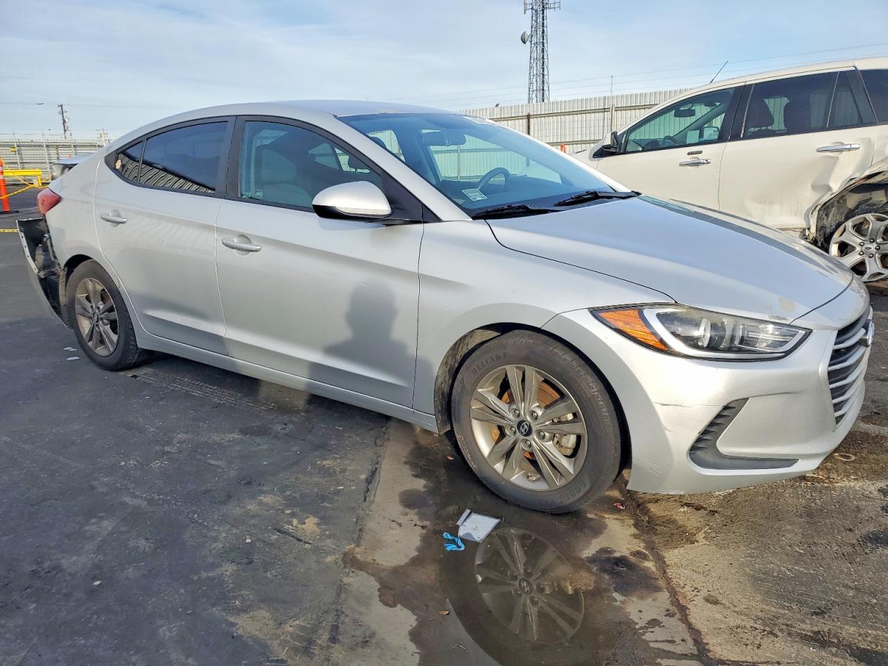 2018 HYUNDAI ELANTRA SEL photo 4