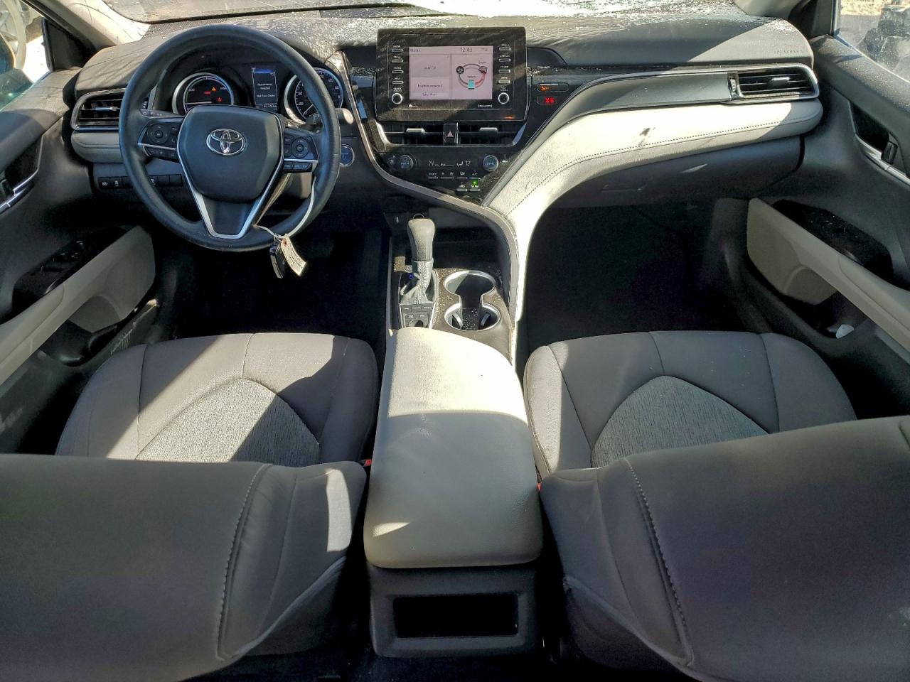 2022 TOYOTA CAMRY LE photo 8
